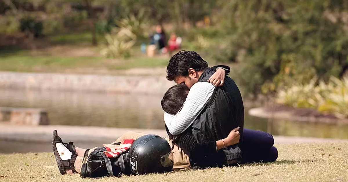 Beijar em Público na Índia é Proibido