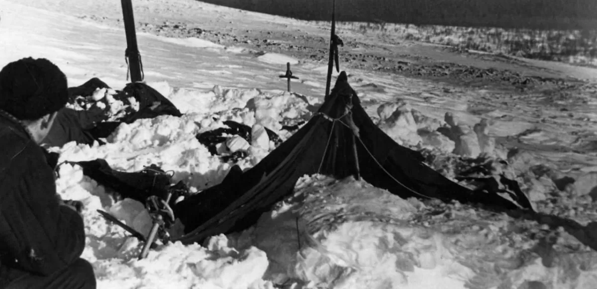 O Caso de Dyatlov Pass: O Que Realmente Aconteceu com os Alpinistas Soviéticos?
