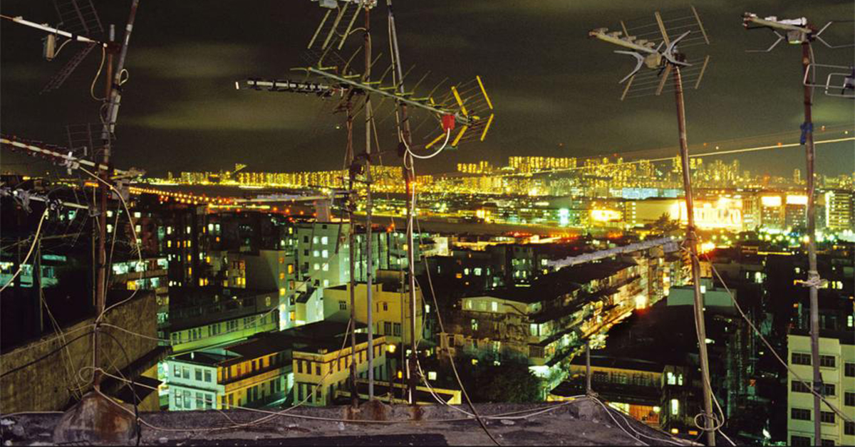 A História de Kowloon: A Maior Favela Vertical do Mundo