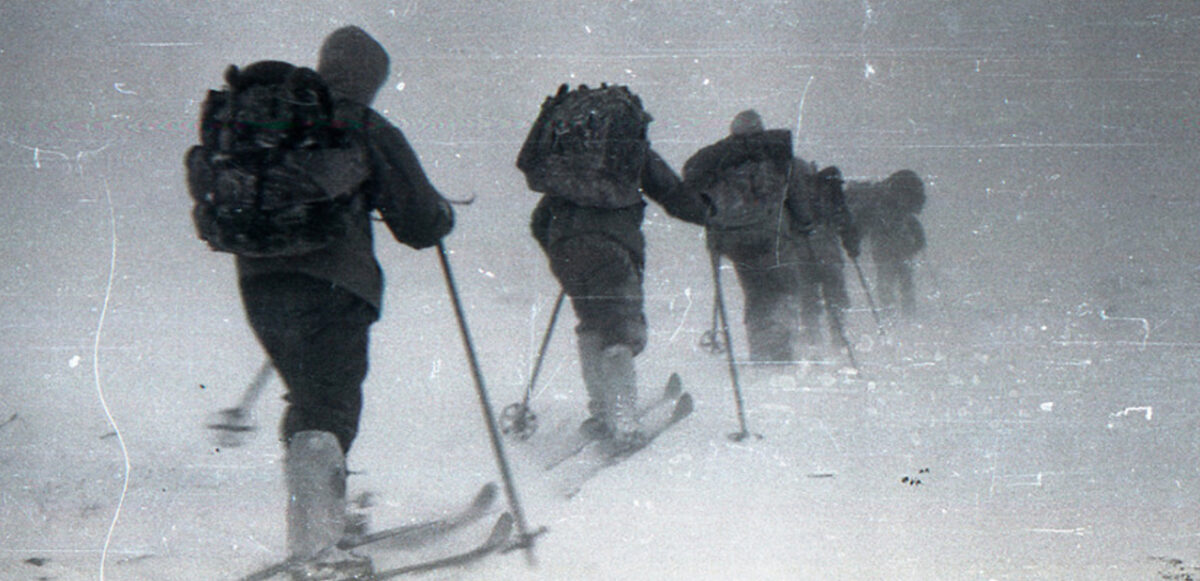 O Caso de Dyatlov Pass: O Que Realmente Aconteceu com os Alpinistas Soviéticos?