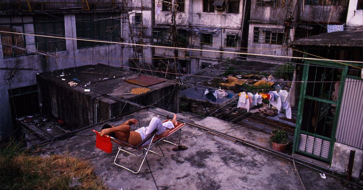 A História de Kowloon: A Maior Favela Vertical do Mundo